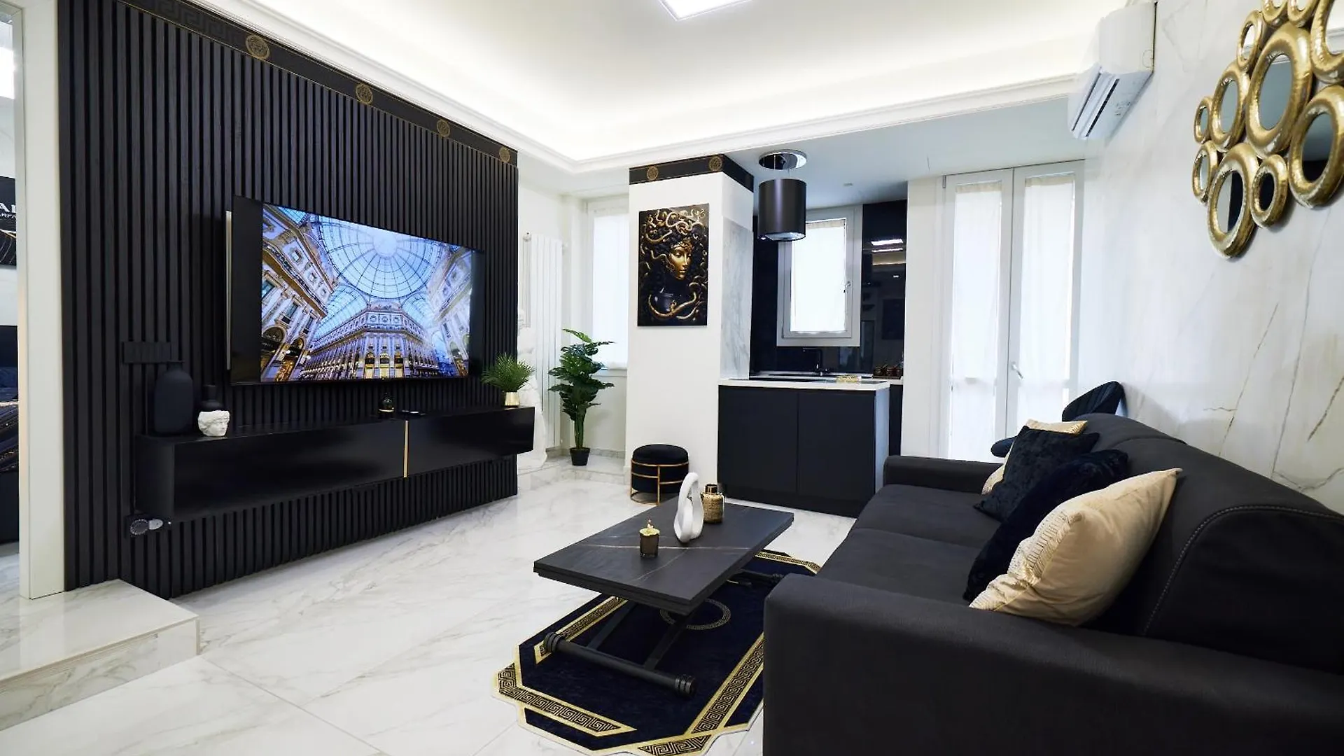 Italian Fashion Suite - Luxurious Marble City Center Milan Italy