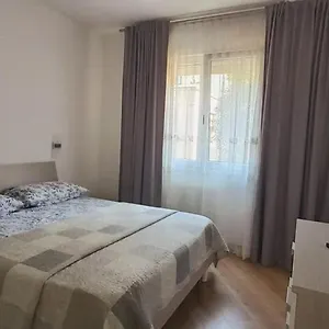https://la-nadia.hotelslidodijesolo.com
