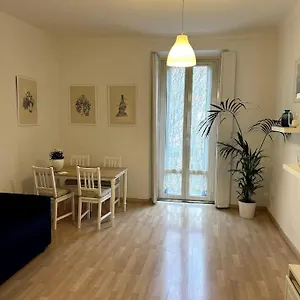 Elegante In Centro Apartment