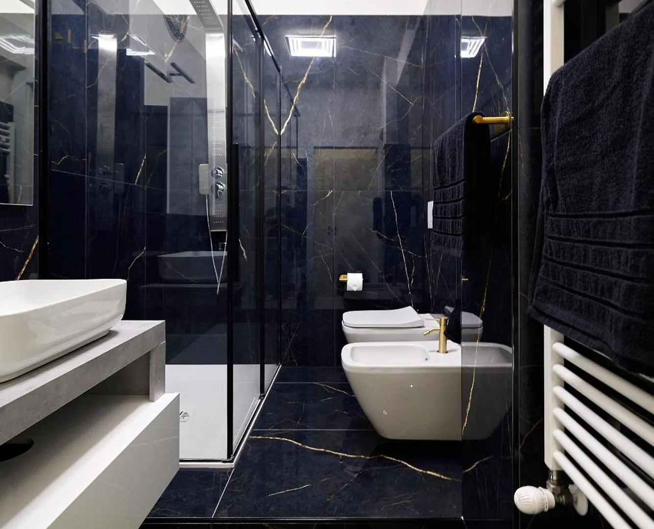 Apartment Italian Fashion Suite - Luxurious Marble City Center Milan
